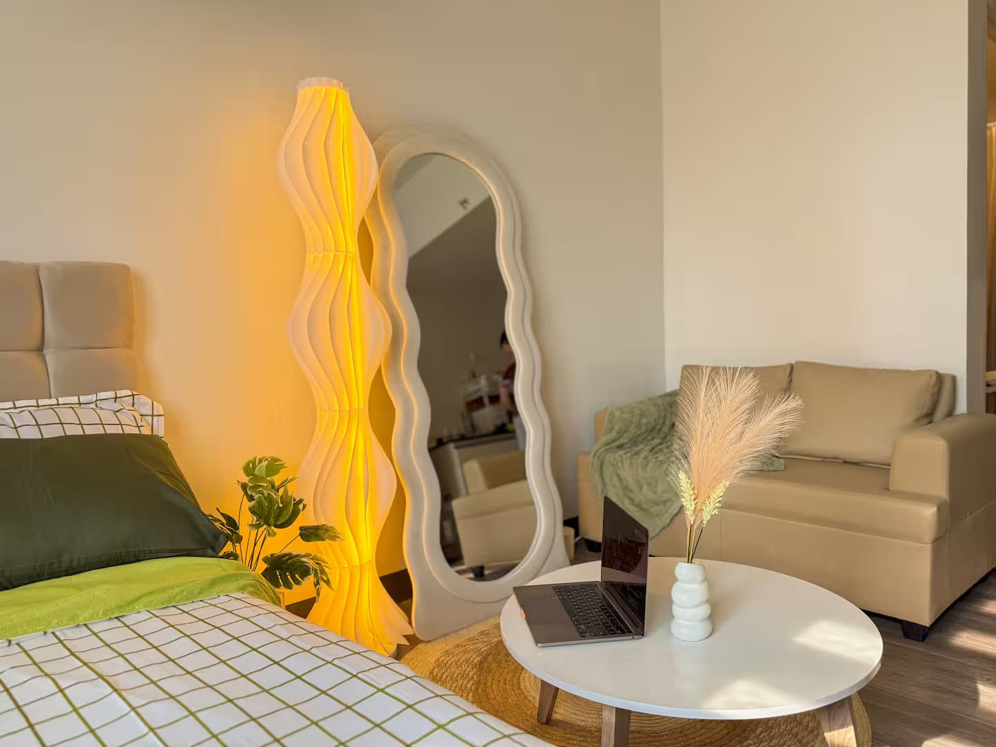 Home28 room background